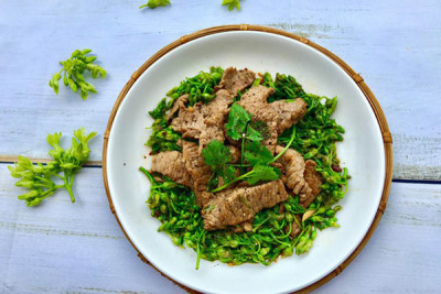 Thịt bò xào bông thiên lý